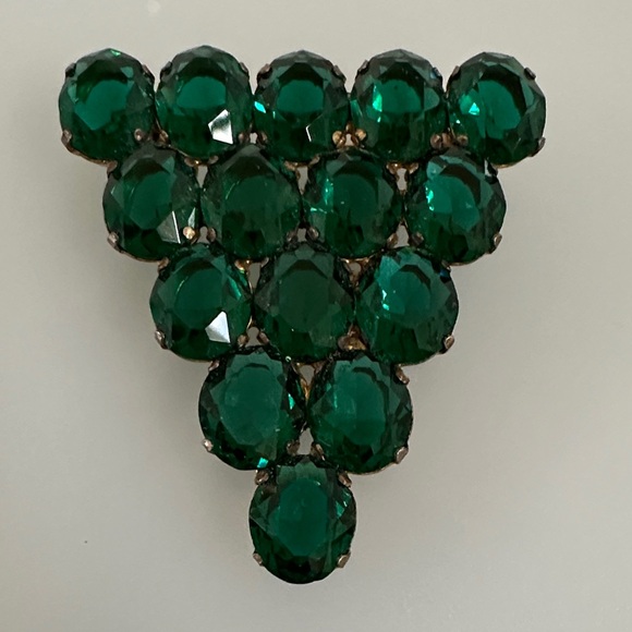 VINTAGE Green Faceted CrystalsTriangle Brooch